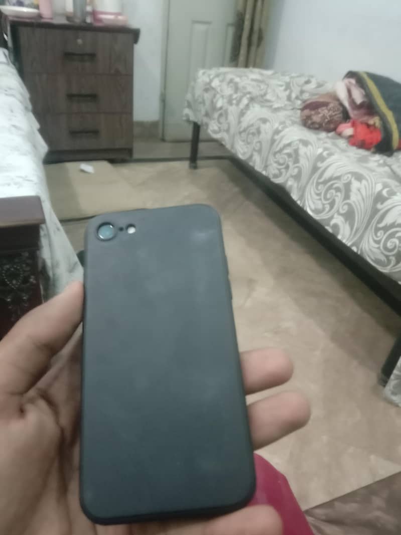Apple iPhone 7 2