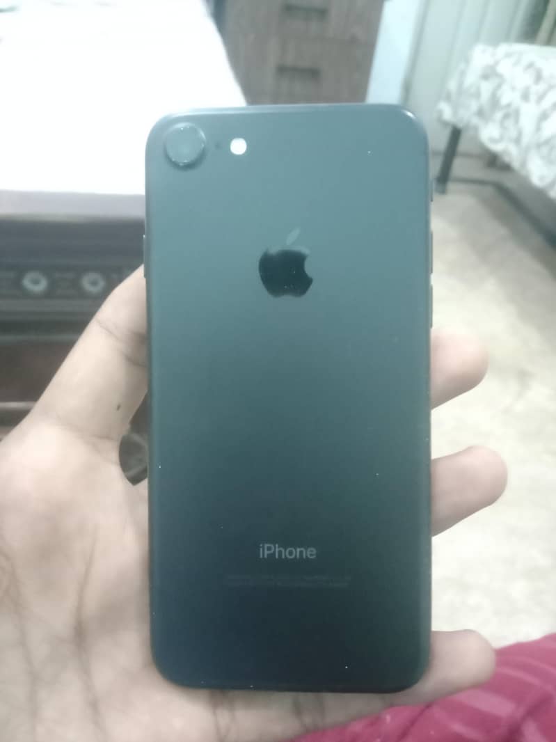 Apple iPhone 7 3