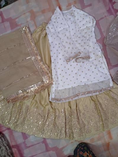 Beautiful Used Dresses – Affordable Prices
