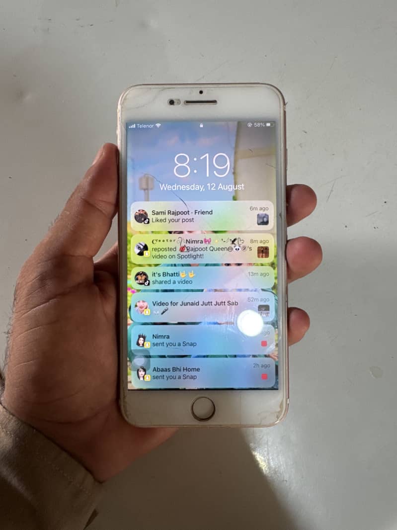 Apple iPhone 7 Plus 2