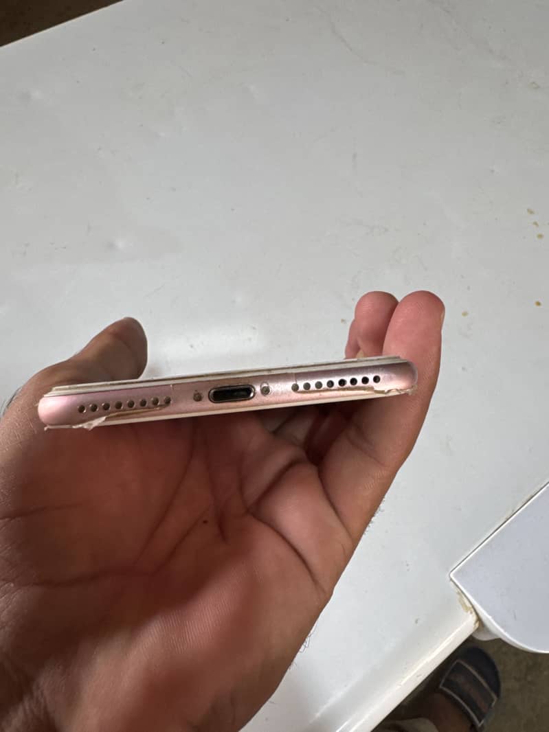 Apple iPhone 7 Plus 4