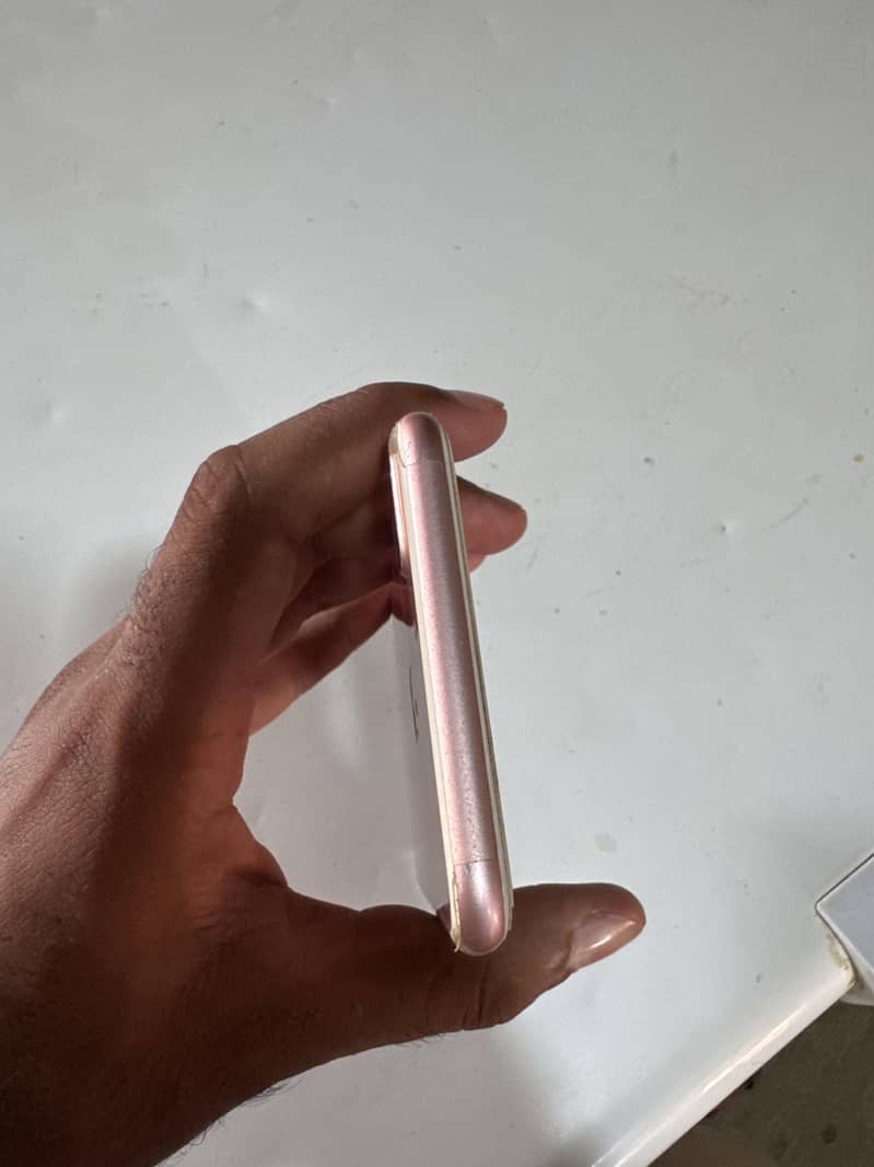 Apple iPhone 7 Plus 5