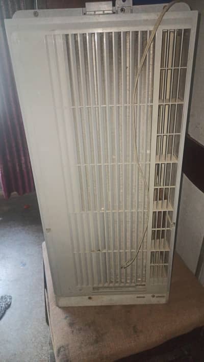 WINDOW 0.75 TON AC