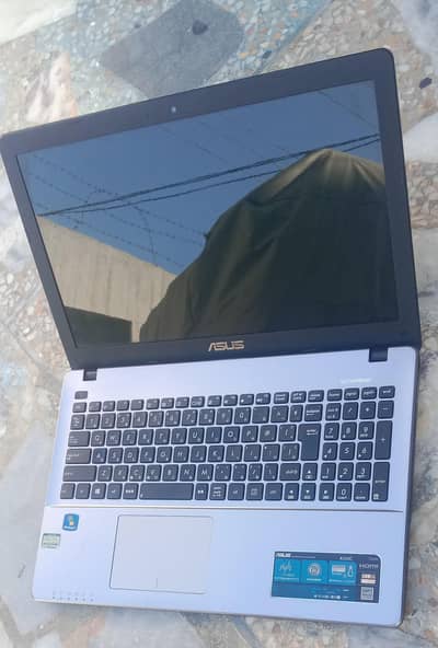 NEW CONDITION SLIM LAPTOP EVERYTHING OK