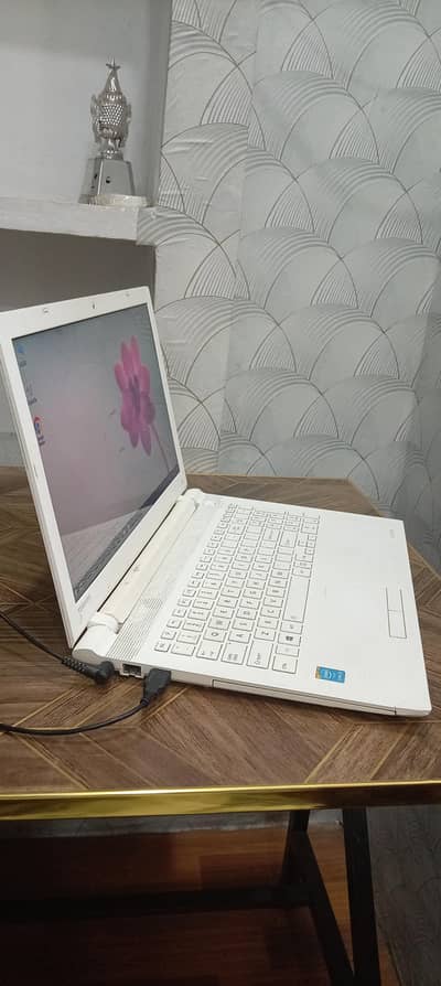 Toshiba Setelite i3 4th Generation