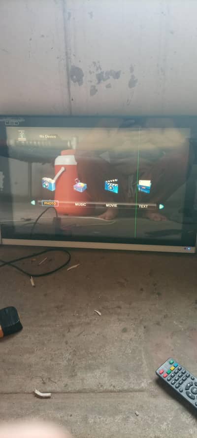 led 24 inches 1 line hai screen par bareek si Baki ok hai har cheez