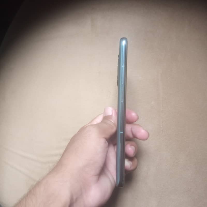 One Plus 10 Pro 4