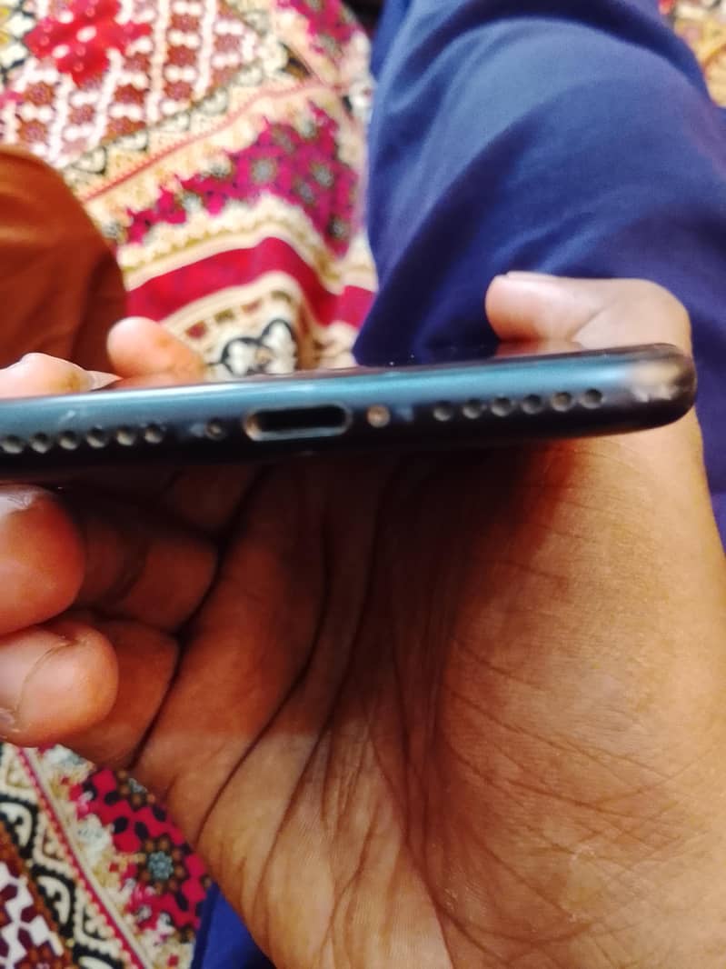 Apple iPhone 7 3