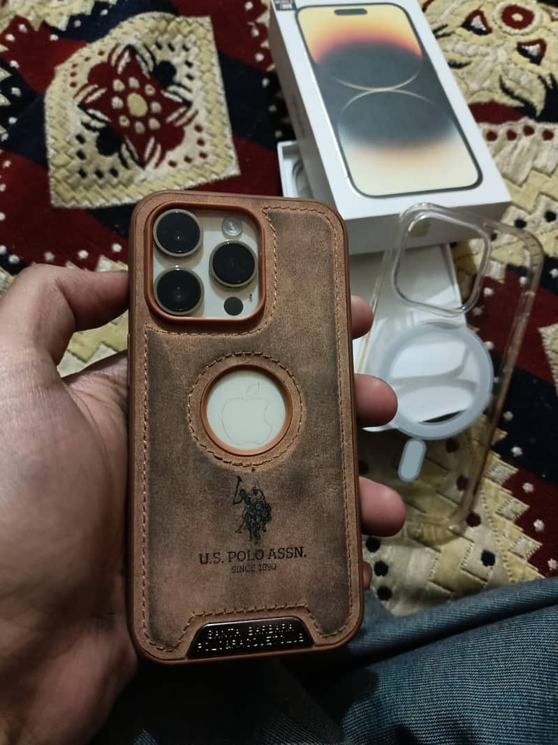 Apple iPhone 14 Pro 0