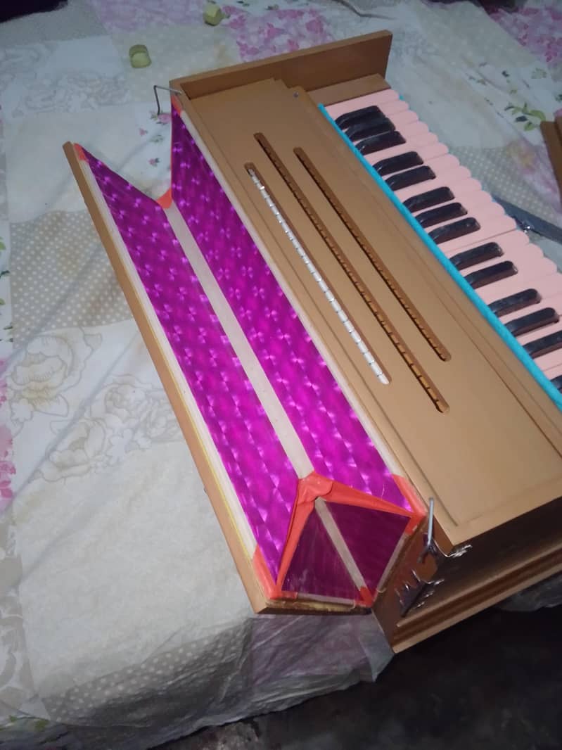 HARMONIUM 3