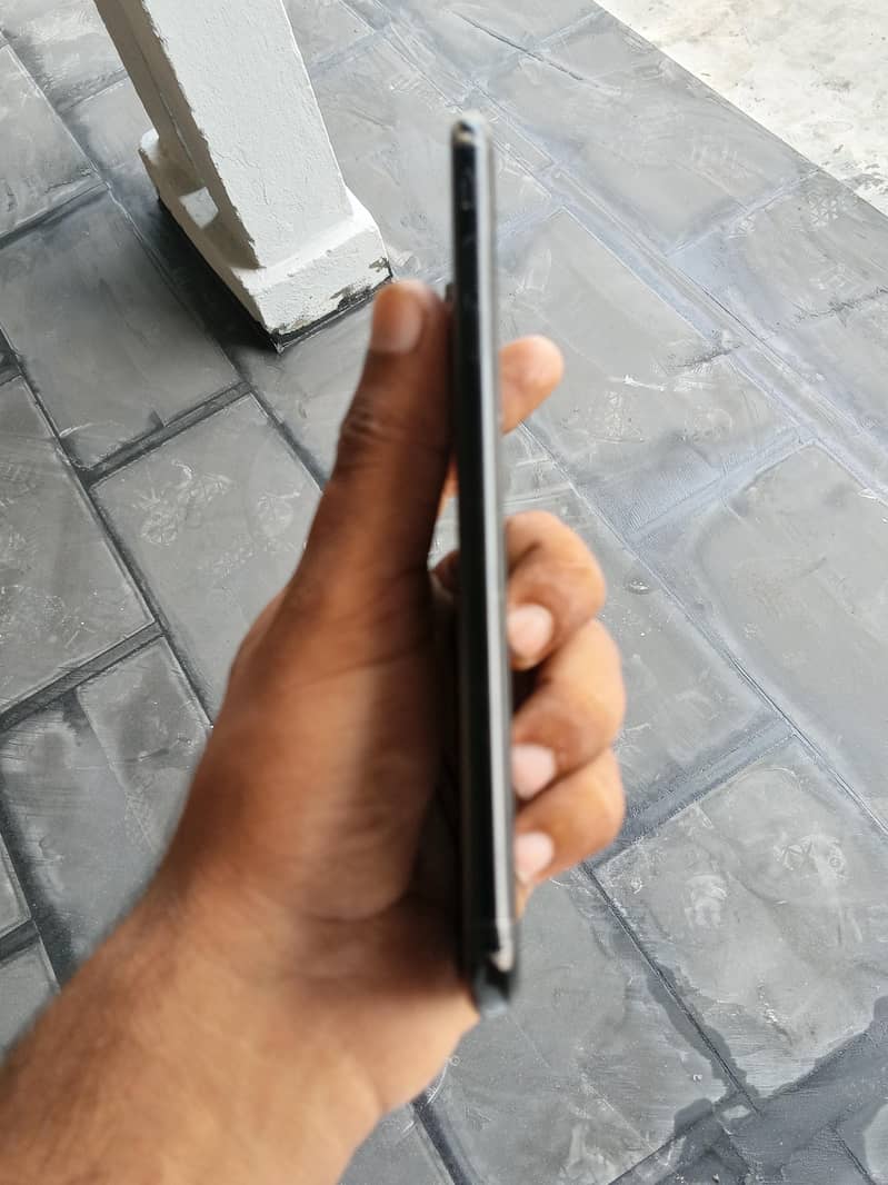 Apple iPhone 8 Plus 4