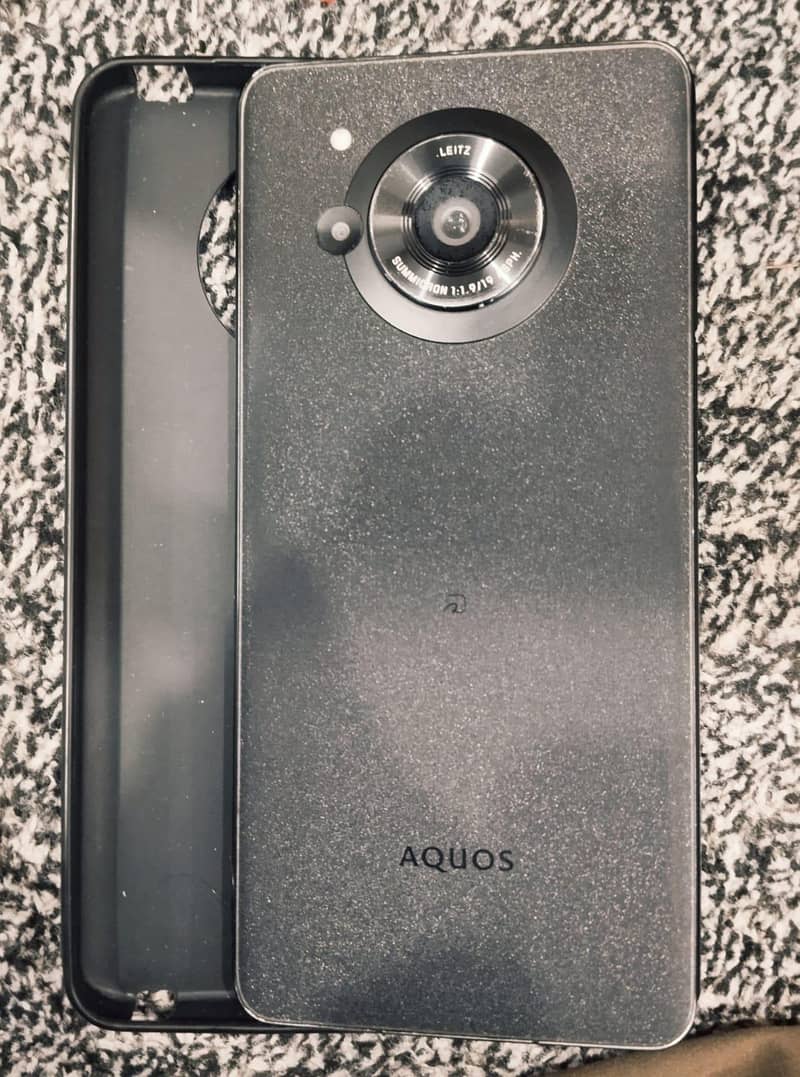 Sharp Aquos Sense7 0