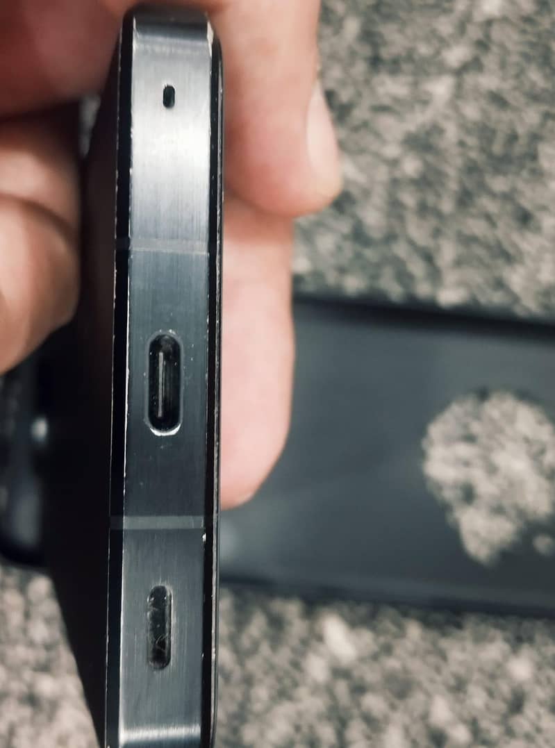 Sharp Aquos Sense7 2