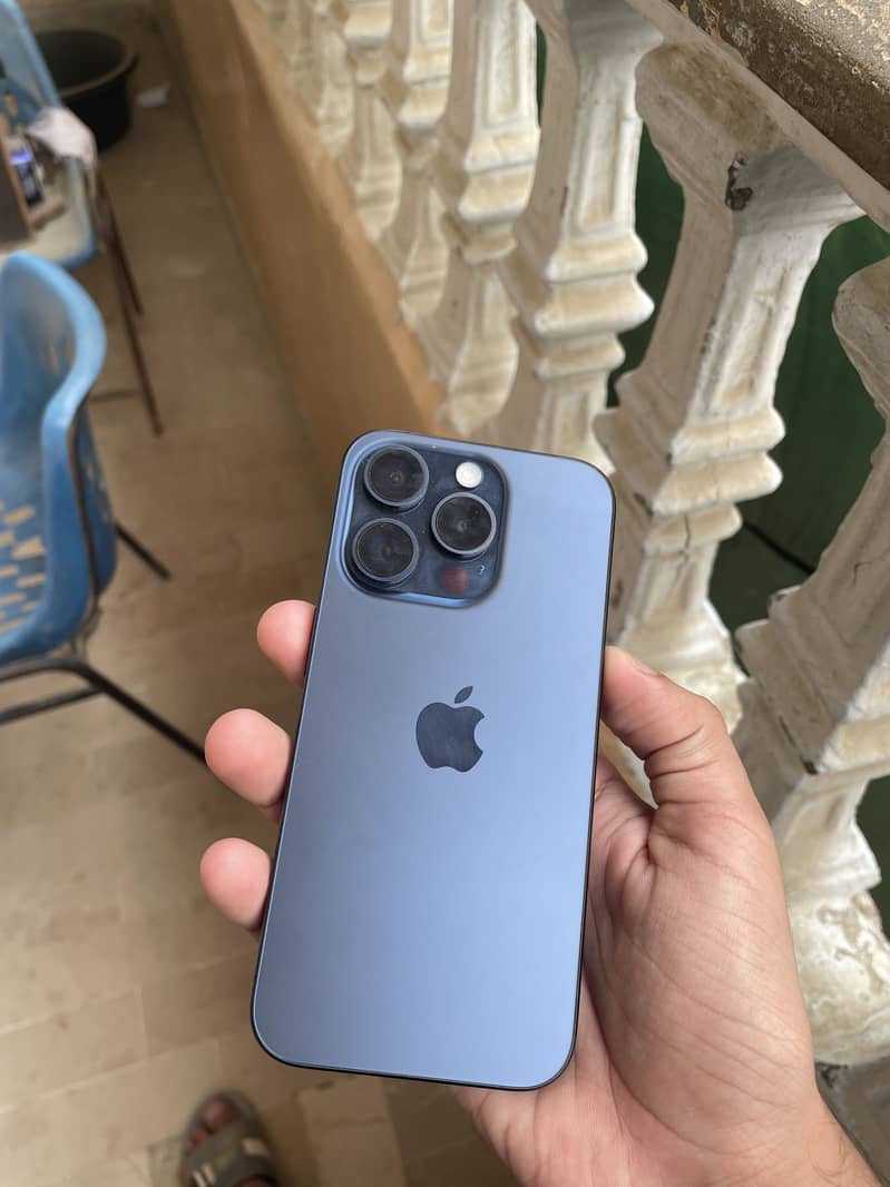 Apple iPhone 15 Pro 0