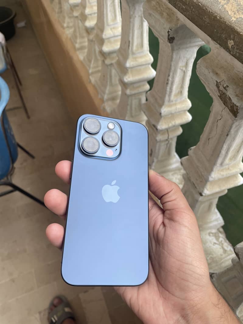 Apple iPhone 15 Pro 2