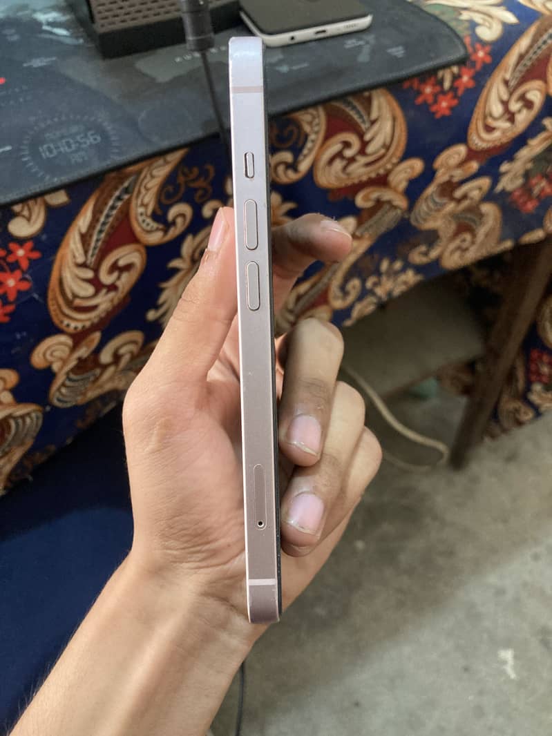 Apple iPhone 13 3