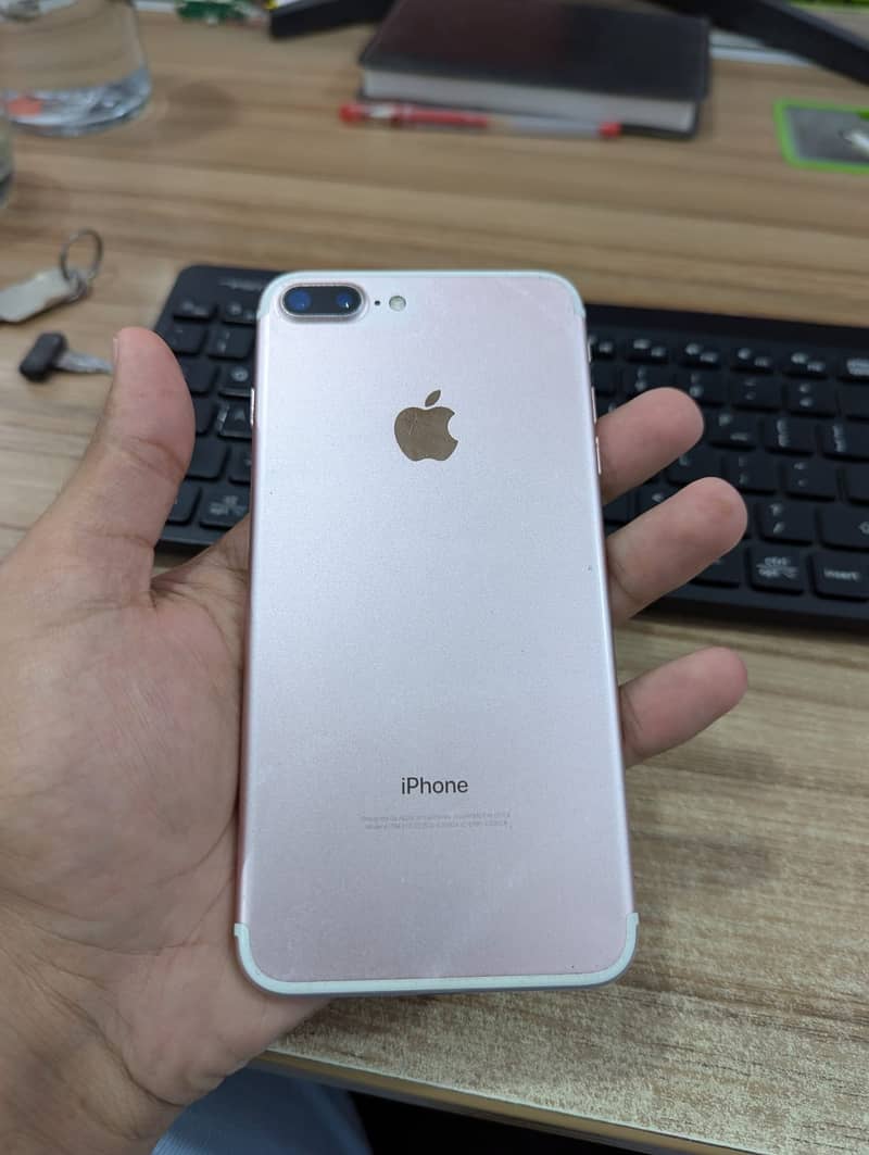 Apple iPhone 7 Plus 0