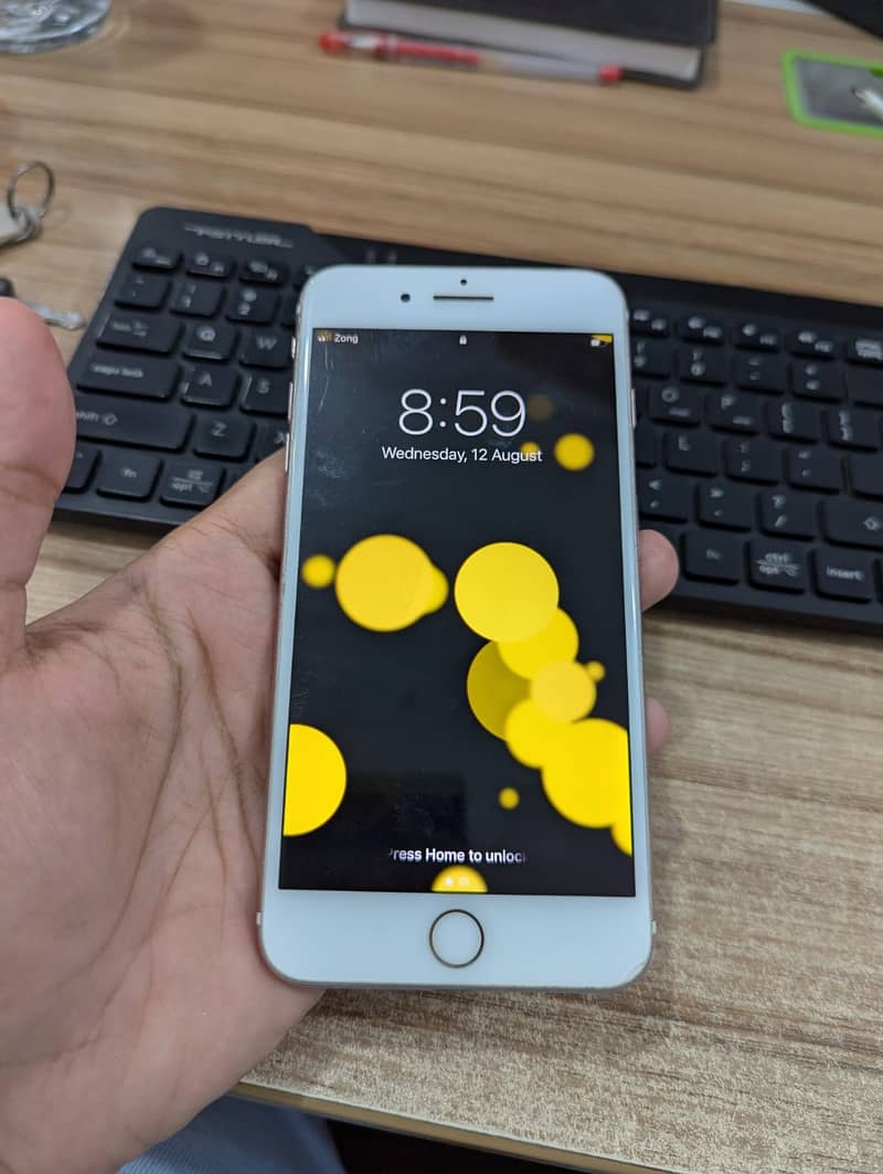 Apple iPhone 7 Plus 2