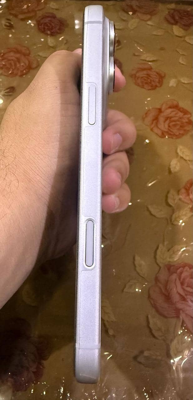 Apple iPhone 17 Pro Max 2