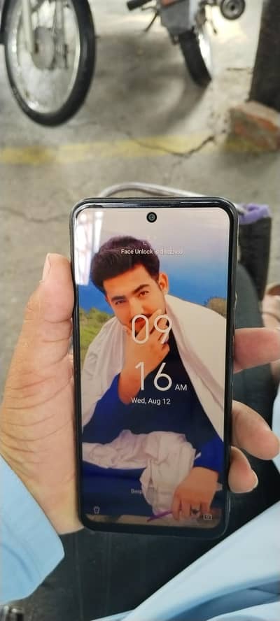 Infinix Hot 12