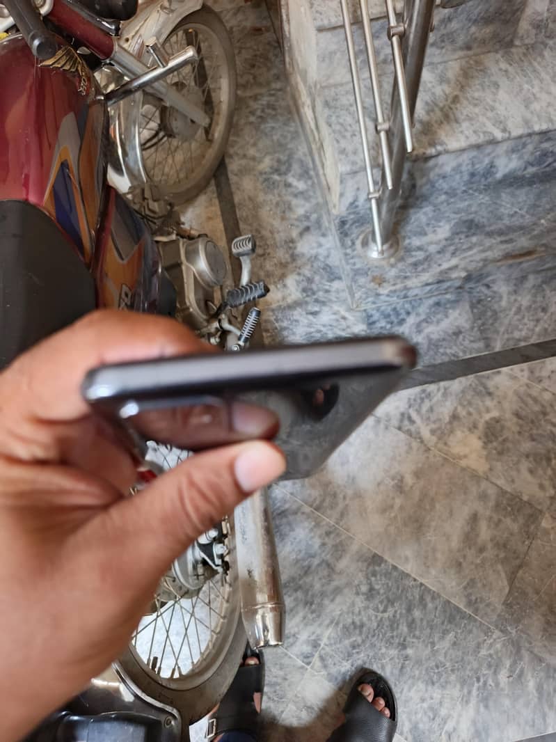 Infinix Note 8 5