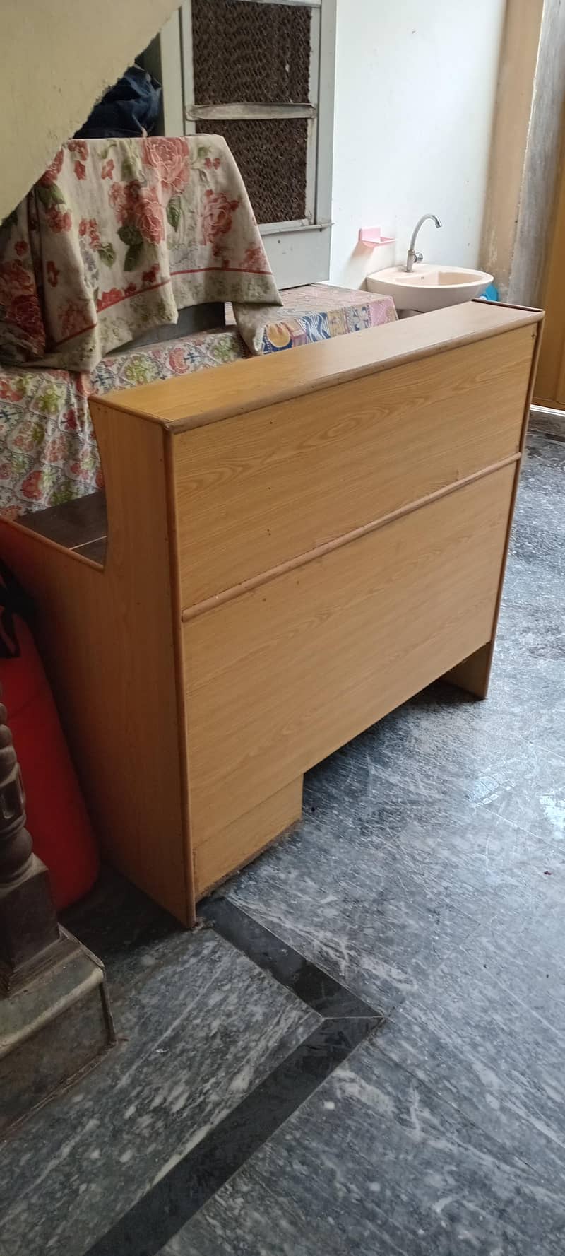 A solid study table 2