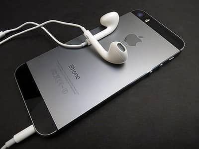 Apple iPhone 5s 128GB full box urgent for sale