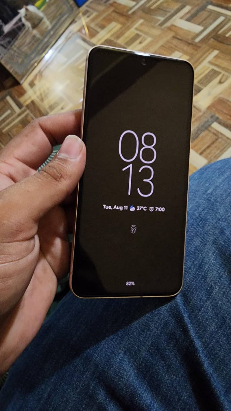 Google Pixel 8 4