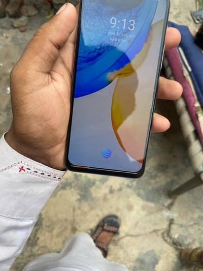 Vivo V21
