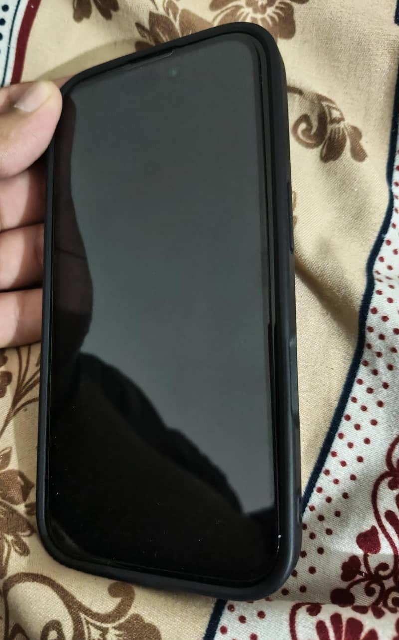 Apple iPhone 16 2