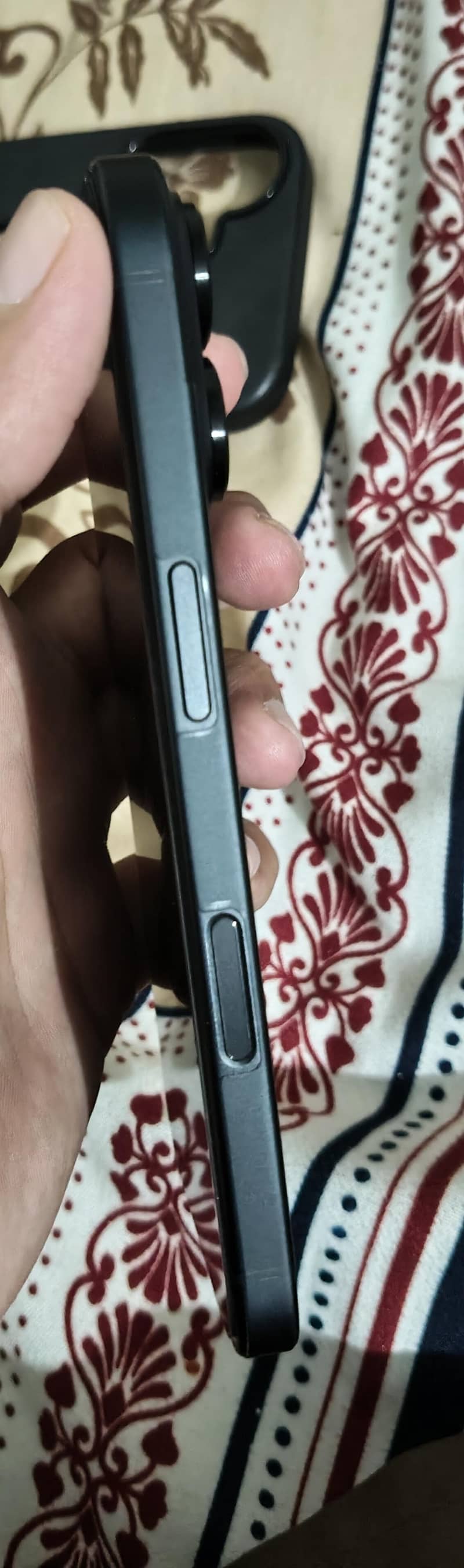 Apple iPhone 16 4