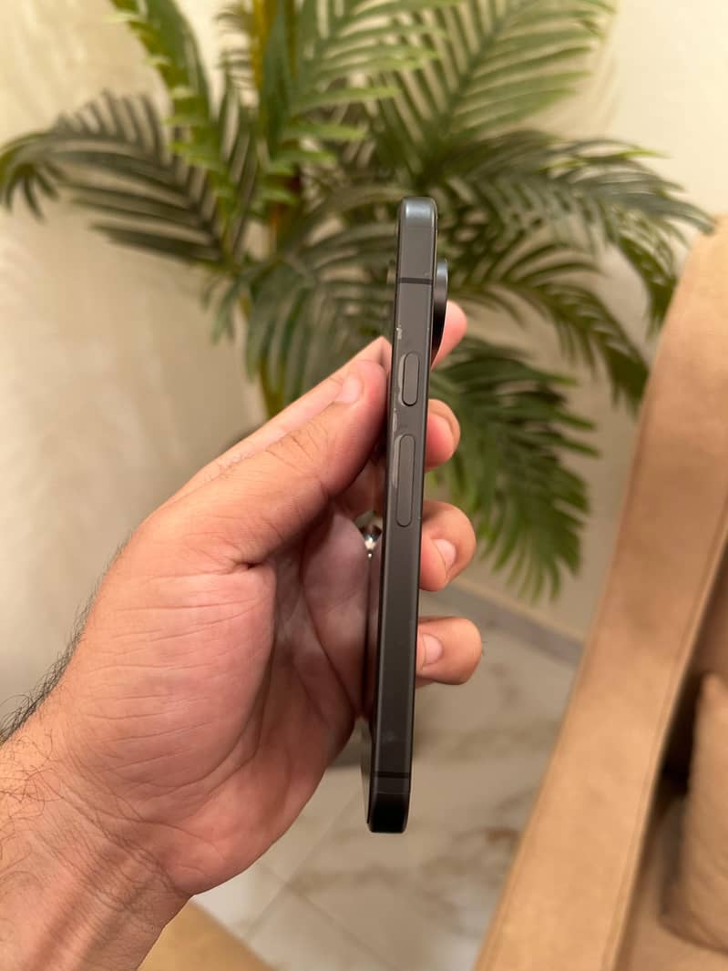 Google Pixel 10 4