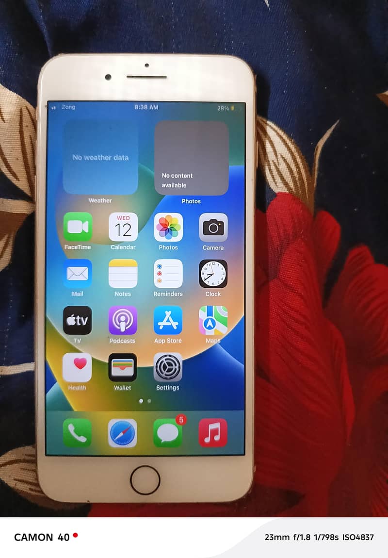 Apple iPhone 8 Plus 3