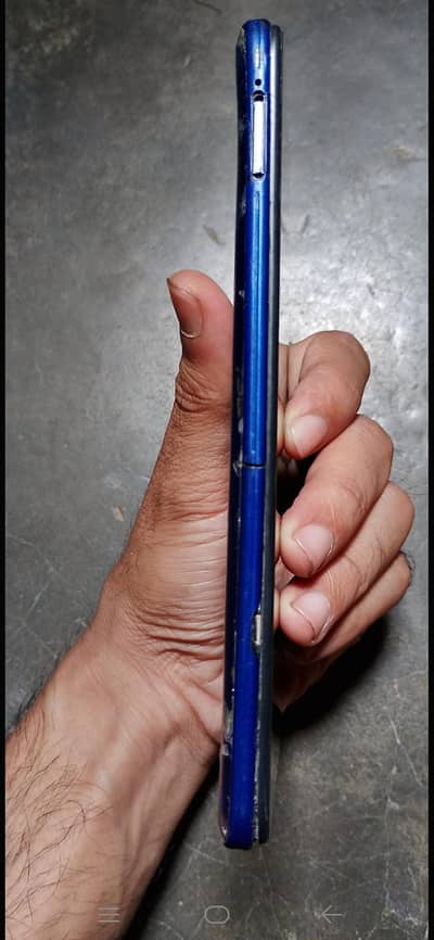 8GB RAM: Storage 256GB (Built-in)