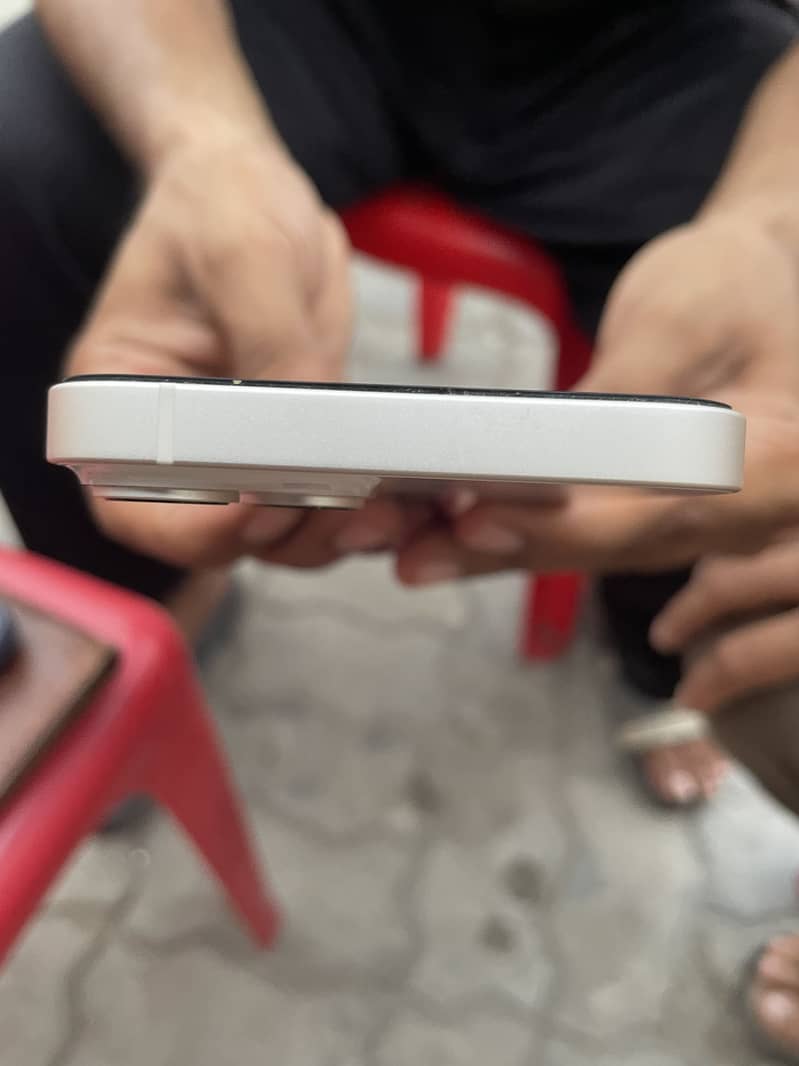 Apple iPhone 14 2
