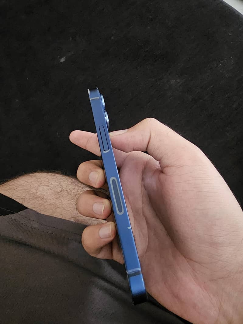 Apple iPhone 12 mini 1