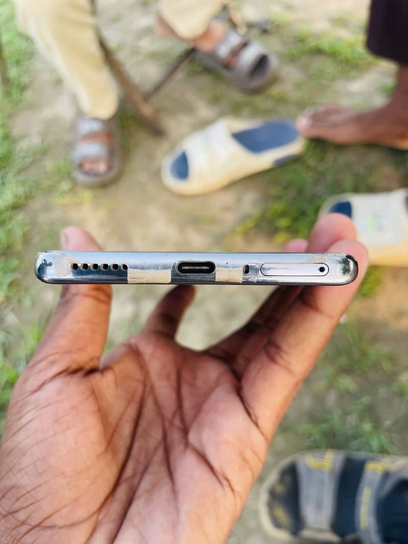 Tecno CAMON 40 Pro 1
