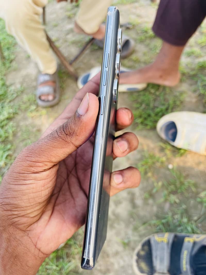 Tecno CAMON 40 Pro 4