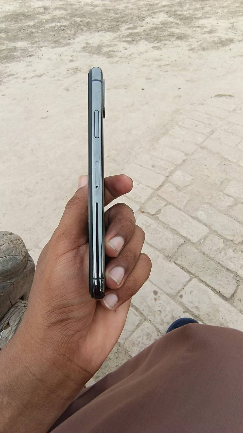 Apple iPhone X 2