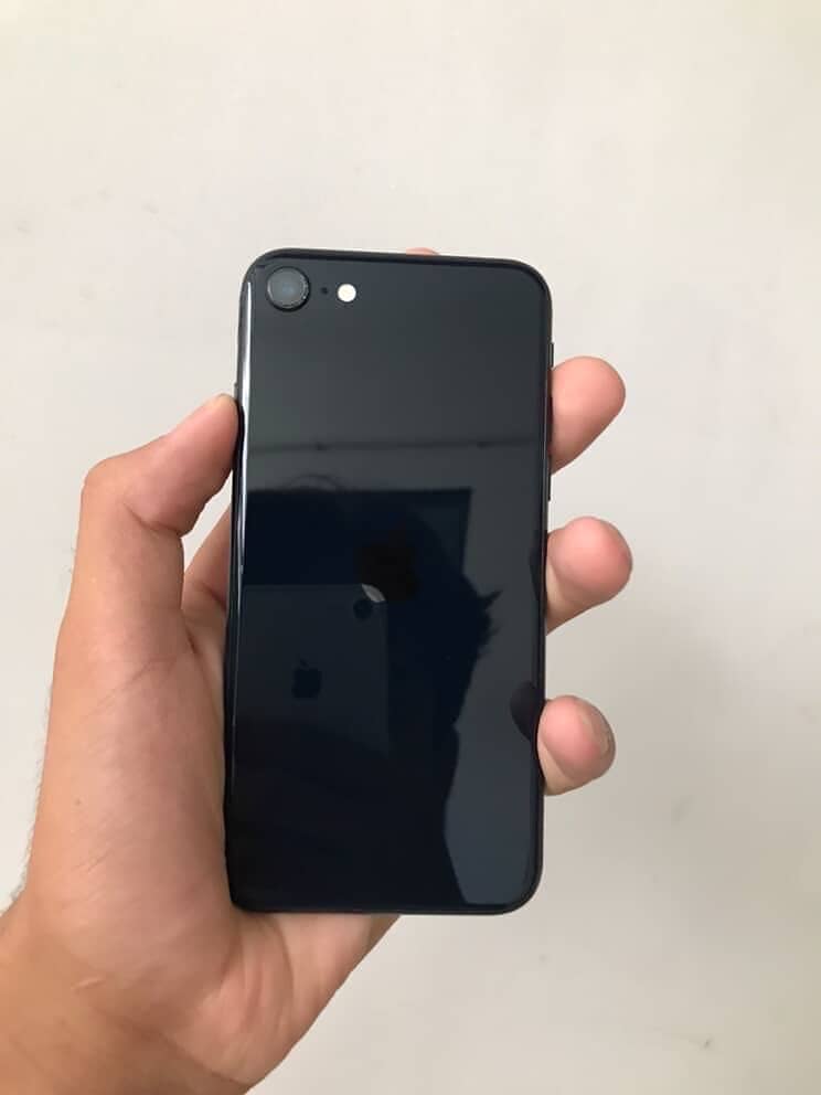 iPhone SE 3rd (generation) 0