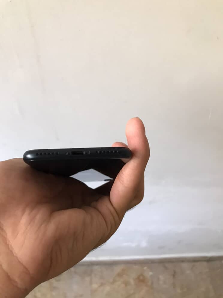 iPhone SE 3rd (generation) 5