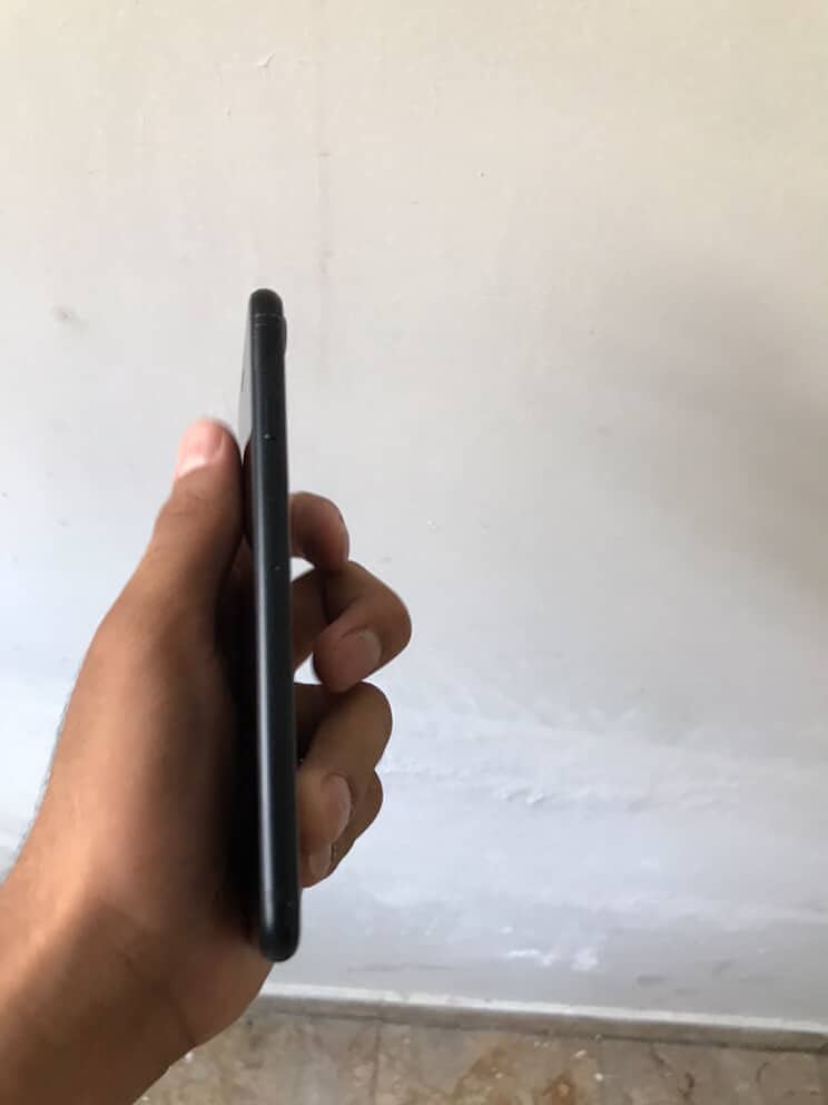 iPhone SE 3rd (generation) 7