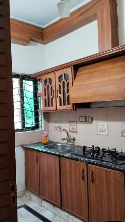 G-11 Size 4 Marla Upper Floor Portion For Rent