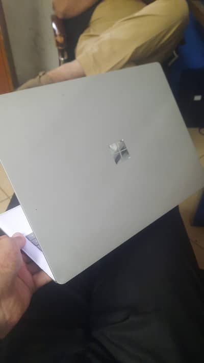 Microsoft Surface Laptop 2