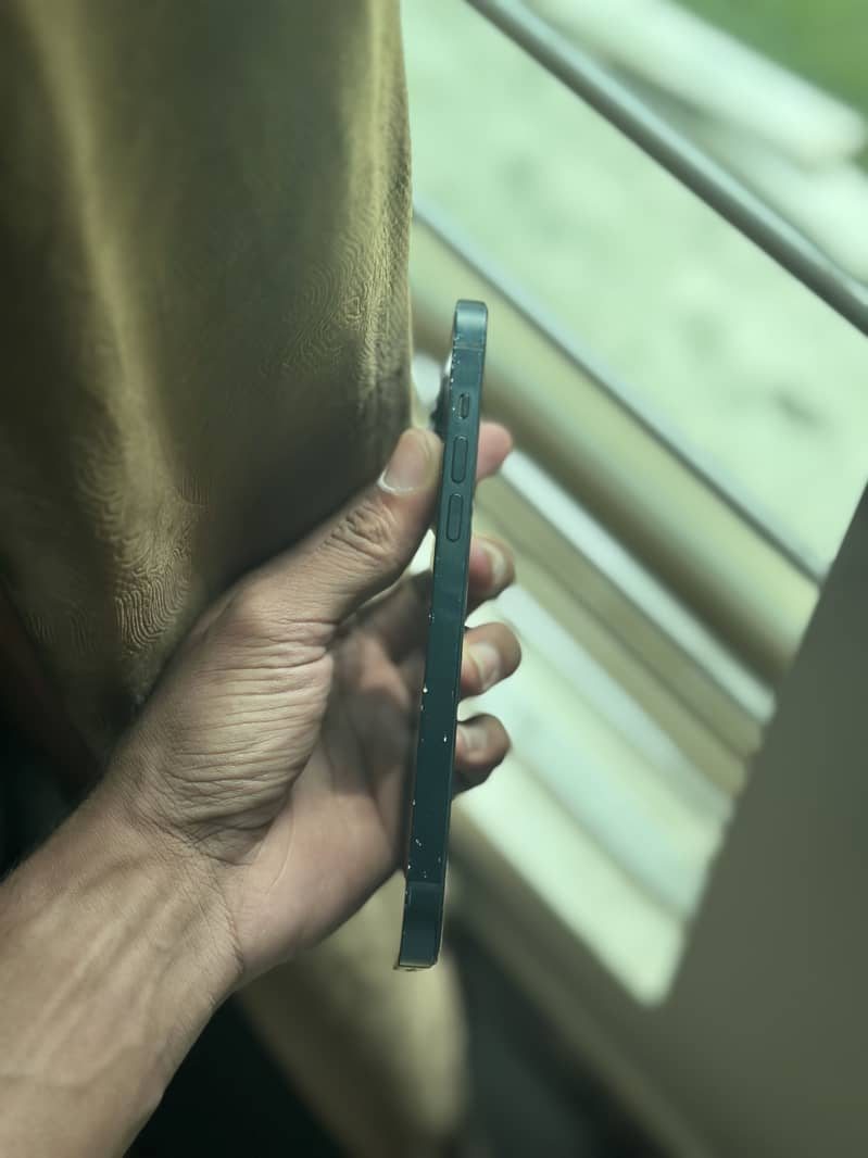 Apple iPhone 14 plus 3