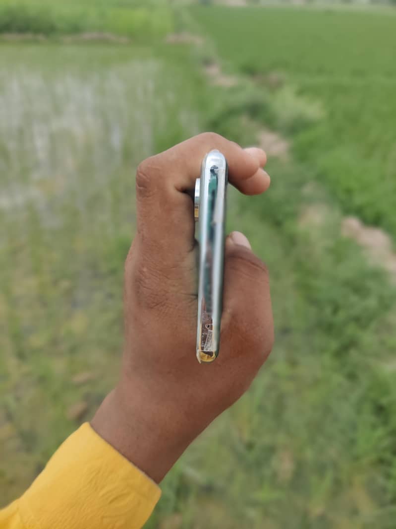Tecno CAMON 40 Pro 6