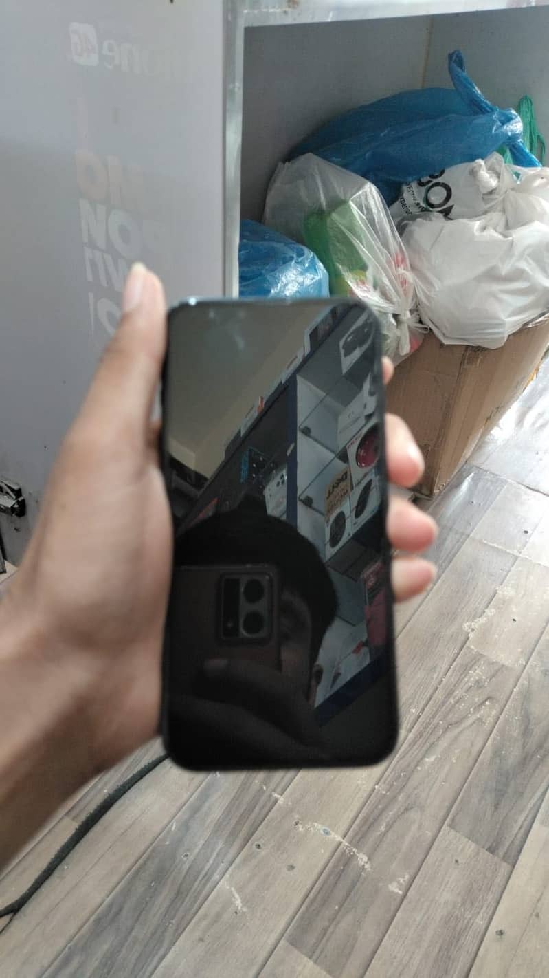 Apple iPhone 14 3