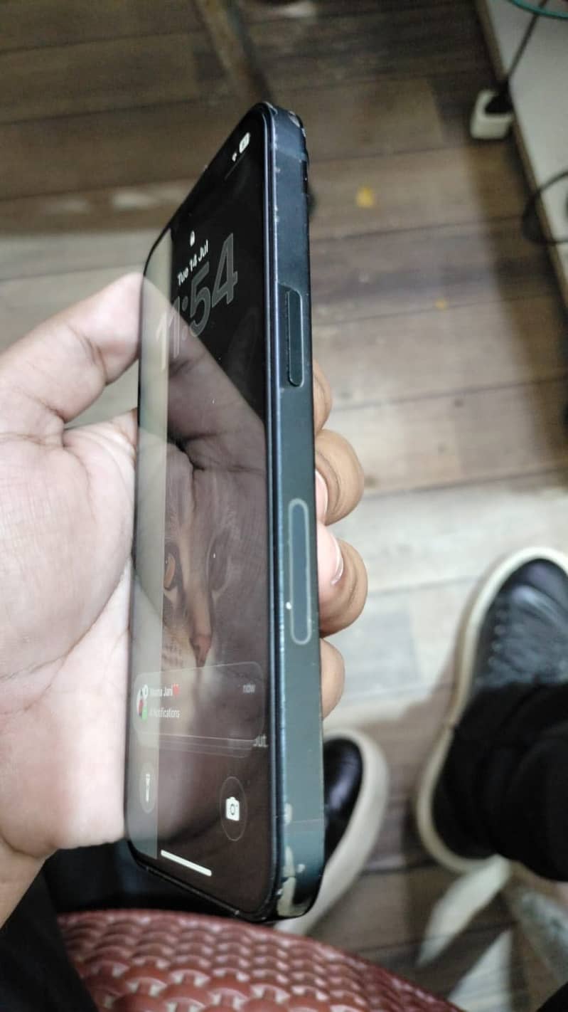 Apple iPhone 14 4