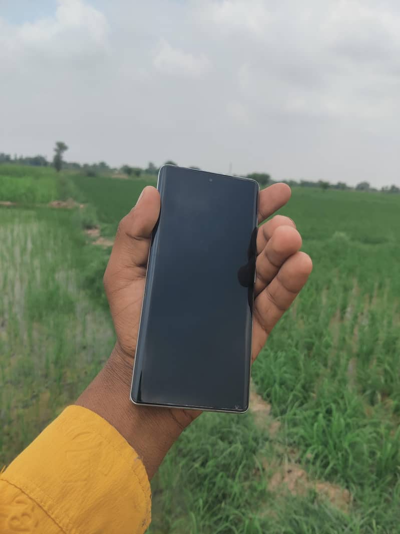 Tecno Camon 40 pro 1