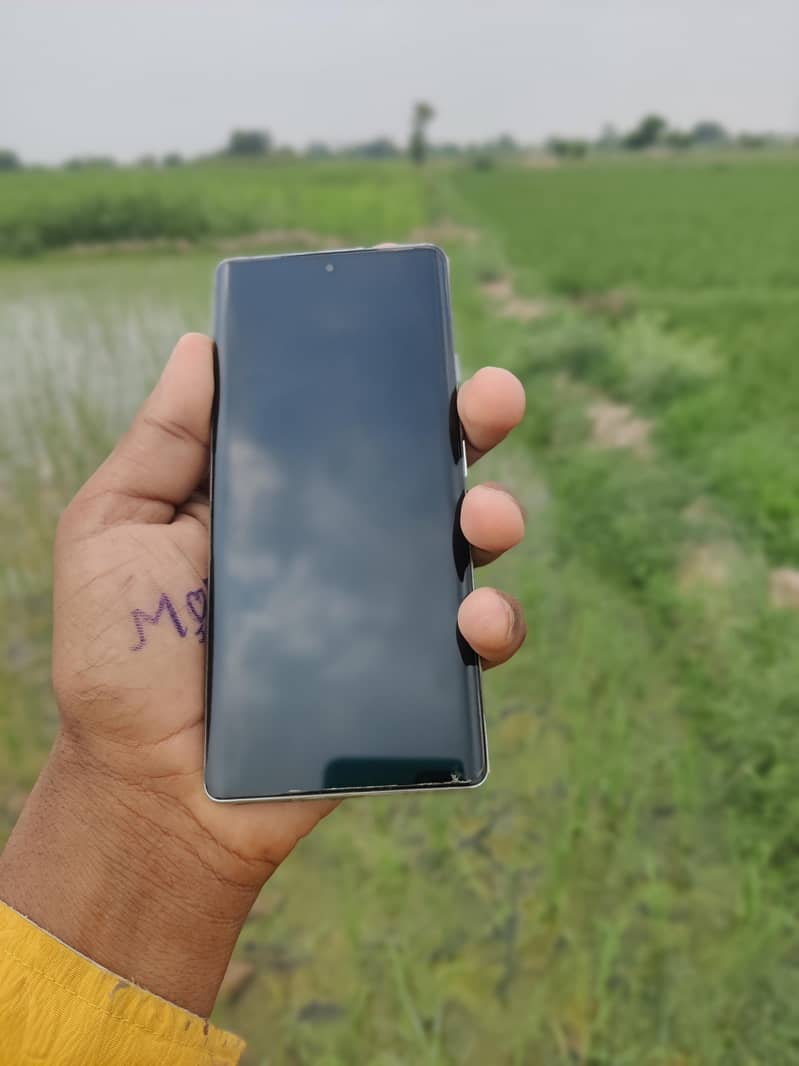 Tecno Camon 40 pro 3